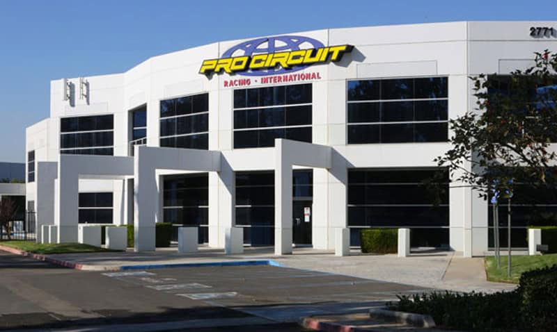 Edificio sede di Pro Circuit Racing International con insegna visibile