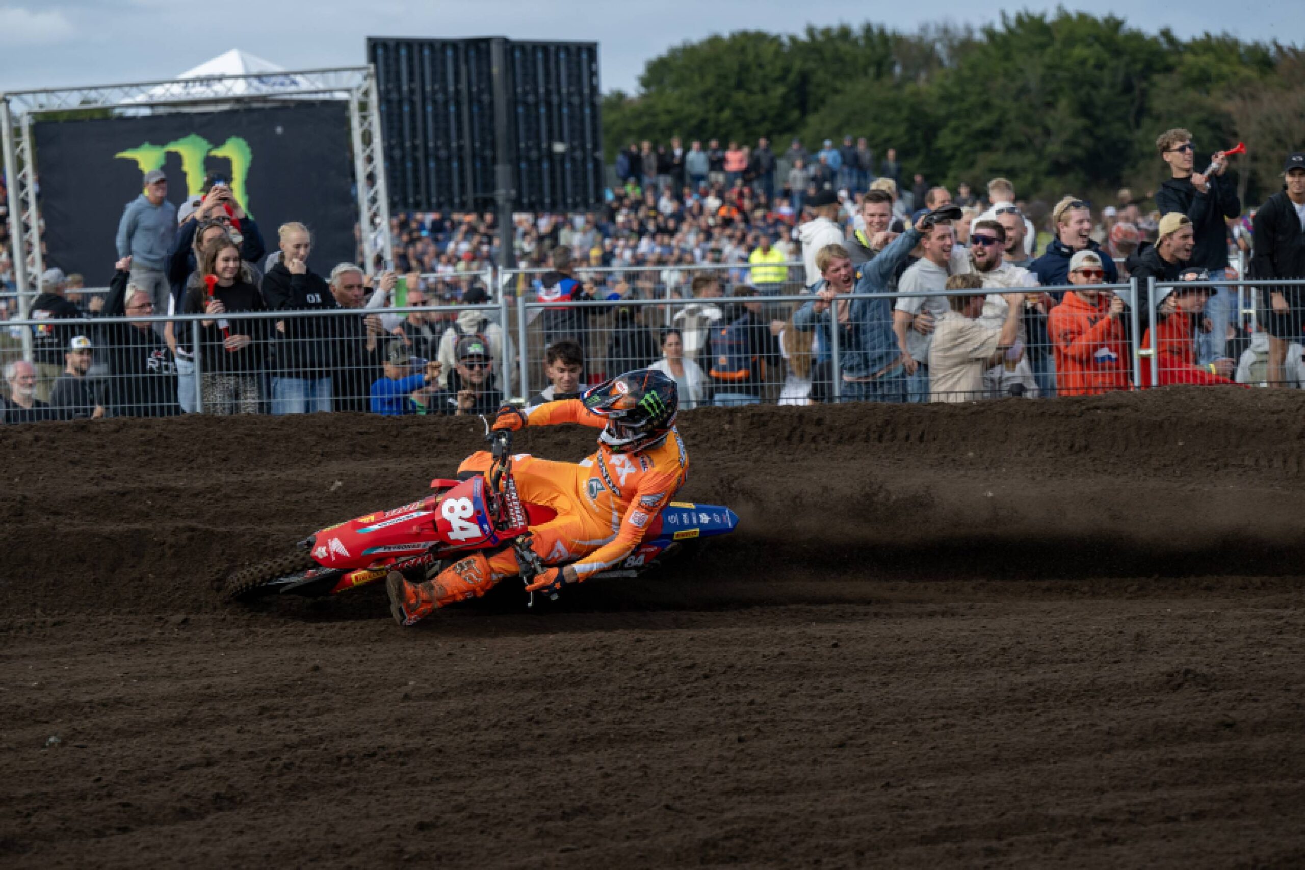 Herlings_TheNetherlands_©HondaRacing_@shotbybavo_DSC_6549-large